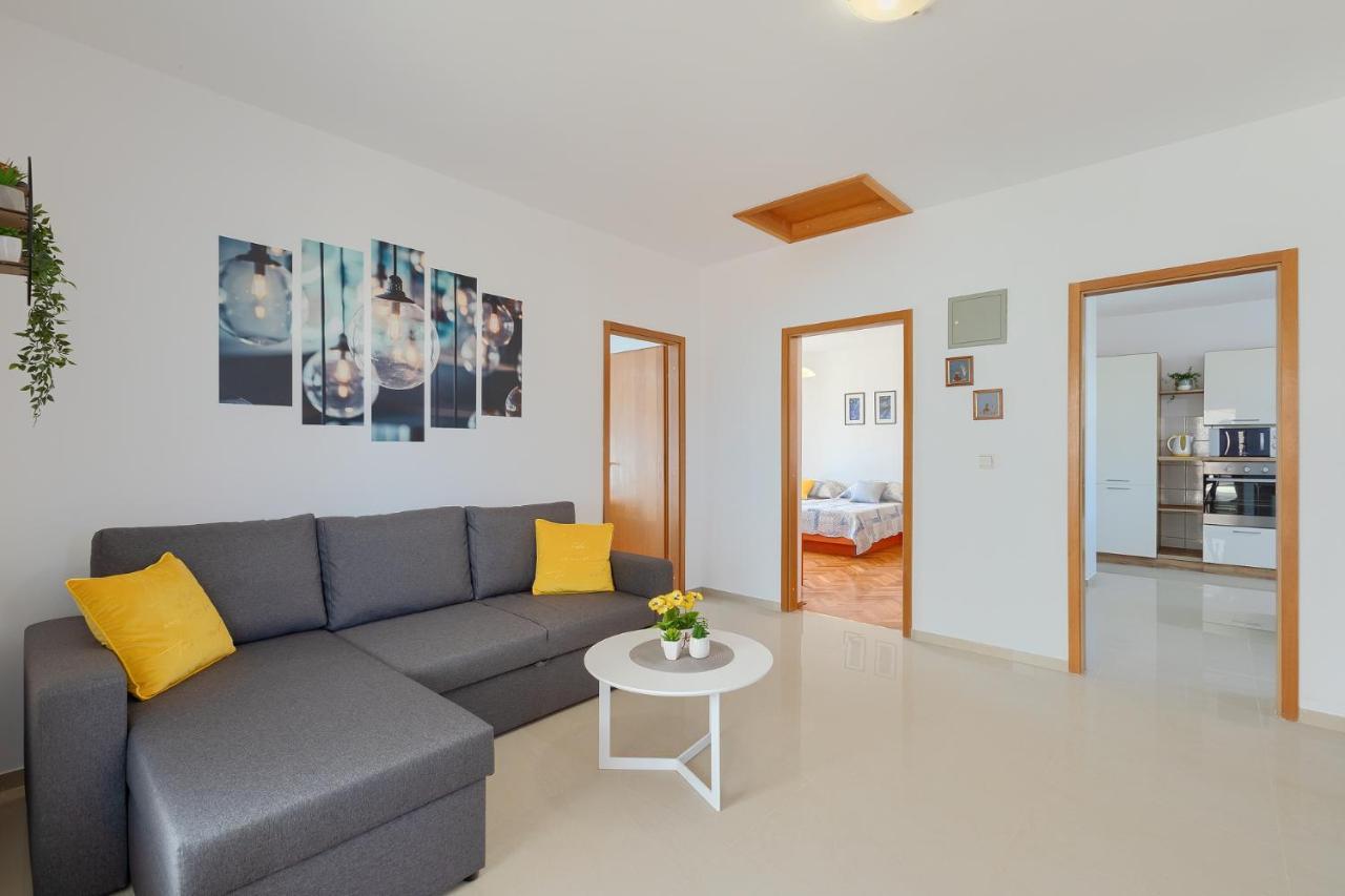 Apartment Christina Pula Exterior photo