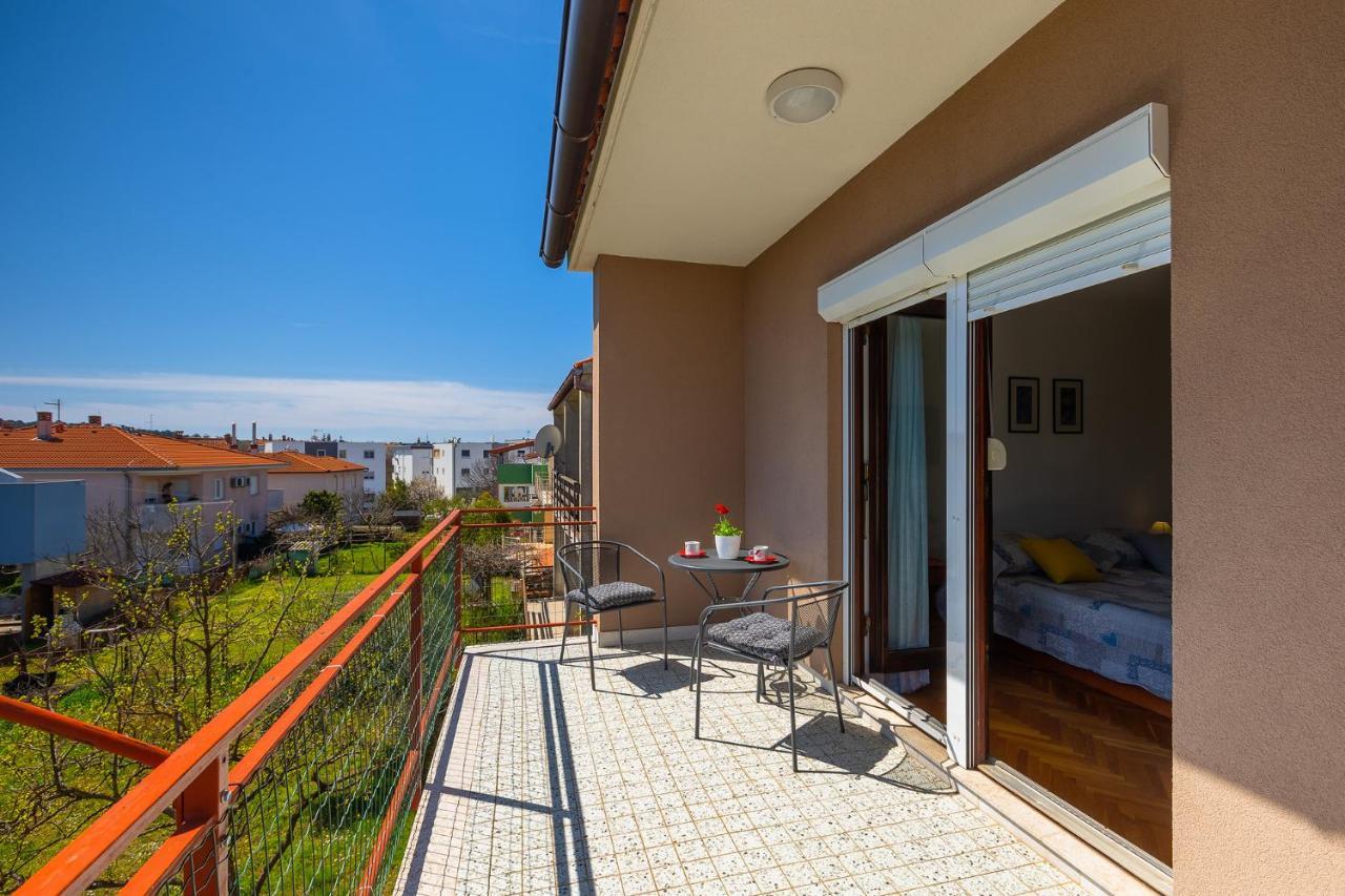 Apartment Christina Pula Exterior photo